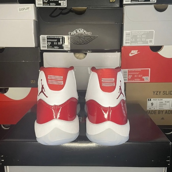 I’m a reseller so that’s why I’m selling these - Picture 2 of 3